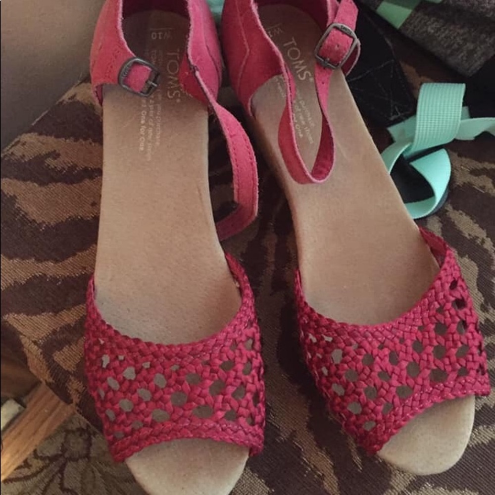 Tom’s Wedge Sandals